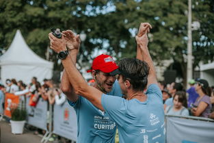 九游娱乐在线-“全力奔跑！武汉马拉松激烈角逐中”